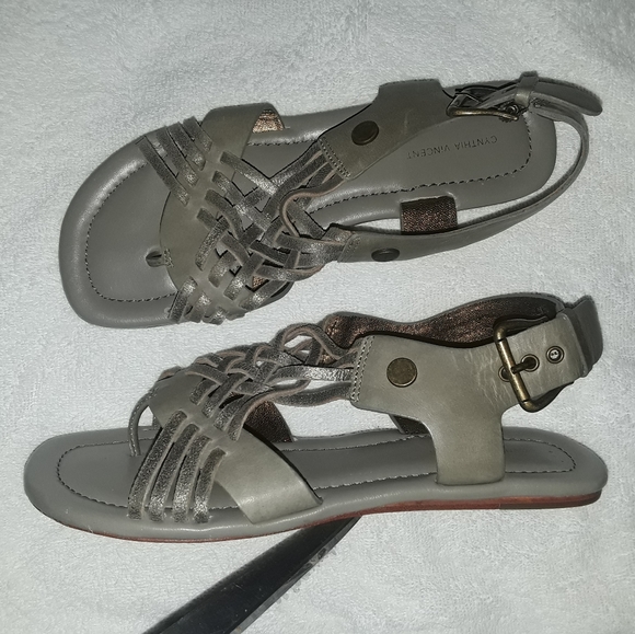 Cynthia Vincent | Weaved Braided Grey Silver Leather Sandals Size 7.5 Women's - Picture 3 of 12